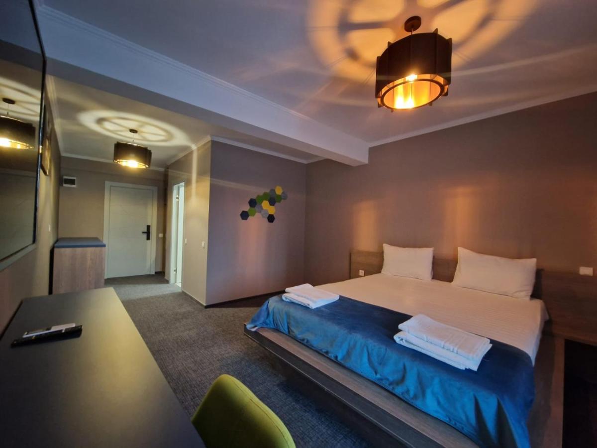 Albert Hotel Roşu 外观 照片