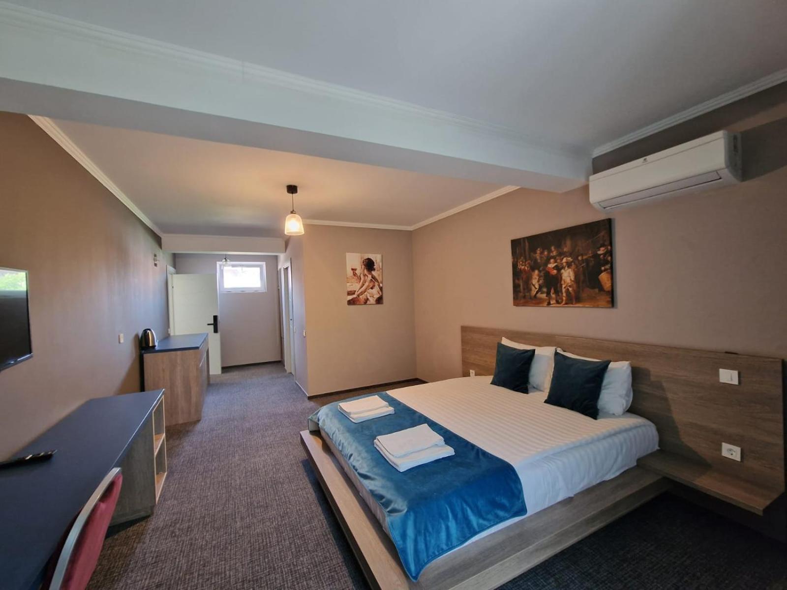 Albert Hotel Roşu 外观 照片