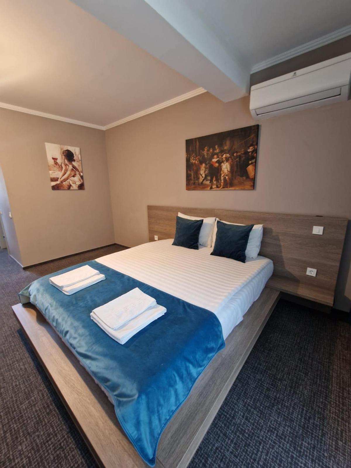 Albert Hotel Roşu 外观 照片