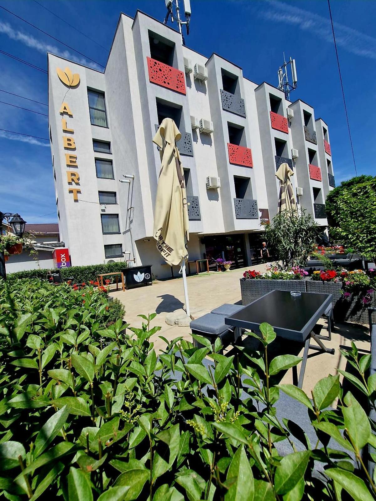 Albert Hotel Roşu 外观 照片